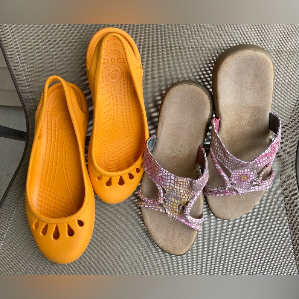 2 Pairs Women’s Shoes- Sz-6.5 Sandals & Sz-7 CROCS, Both in Good Used Condition